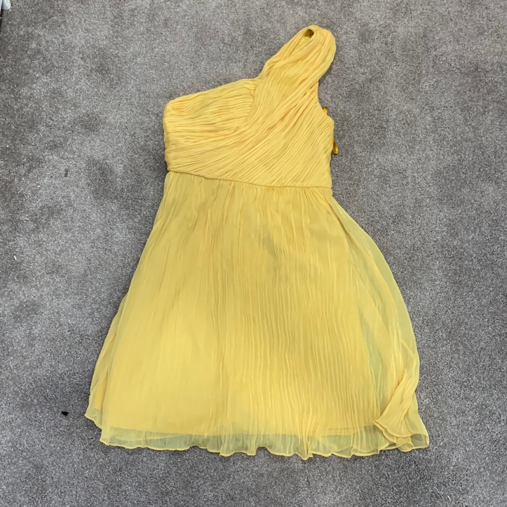 Yellow dress The limited event